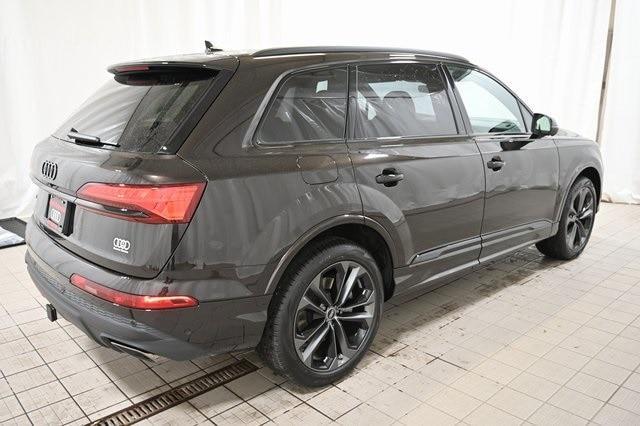 new 2025 Audi Q7 car, priced at $77,750