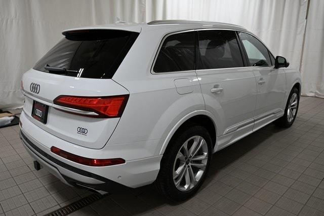 new 2025 Audi Q7 car, priced at $75,890