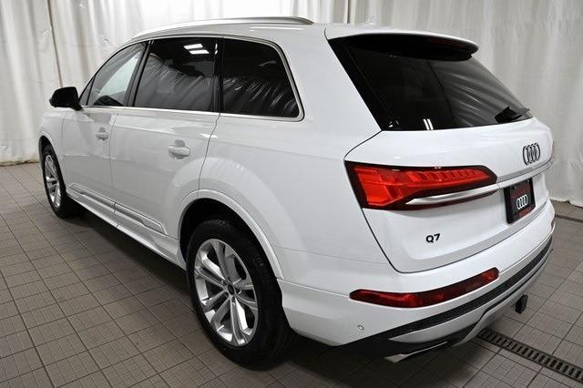 new 2025 Audi Q7 car, priced at $75,890