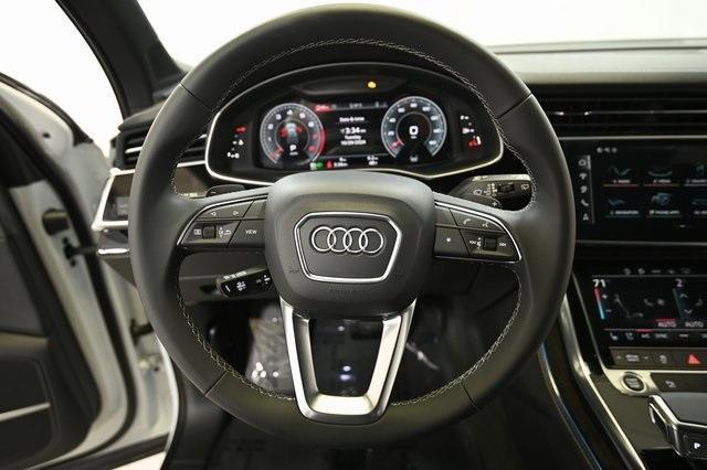 new 2025 Audi Q7 car, priced at $75,890