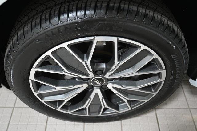 new 2025 Audi Q5 car, priced at $62,040