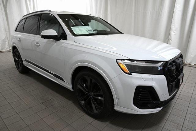 new 2025 Audi Q7 car, priced at $77,450