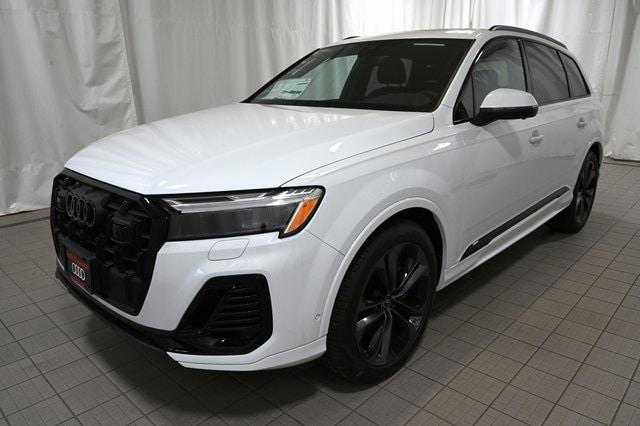 new 2025 Audi Q7 car, priced at $77,450
