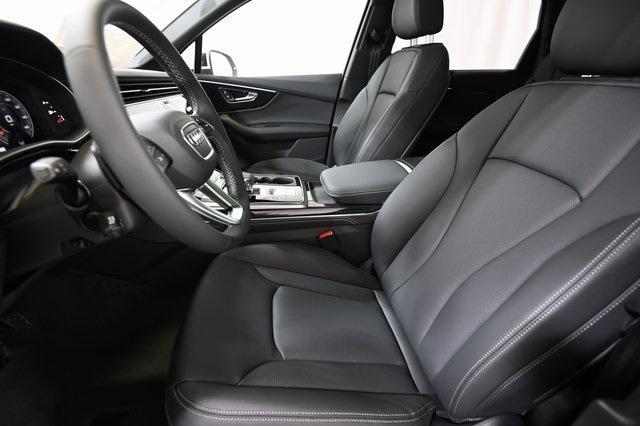 new 2025 Audi Q7 car, priced at $77,450