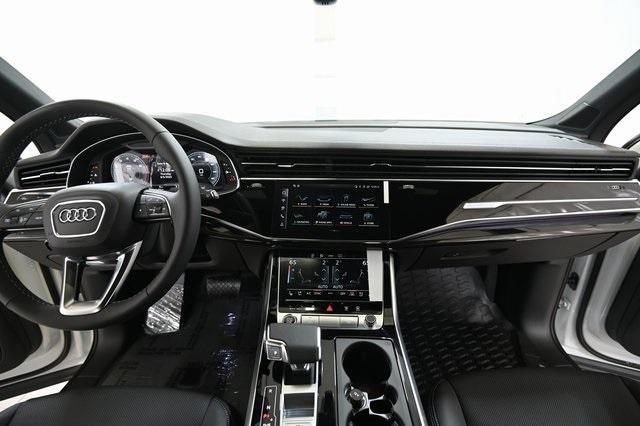 new 2025 Audi Q7 car, priced at $77,450