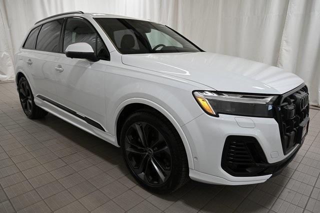 new 2025 Audi Q7 car, priced at $77,450