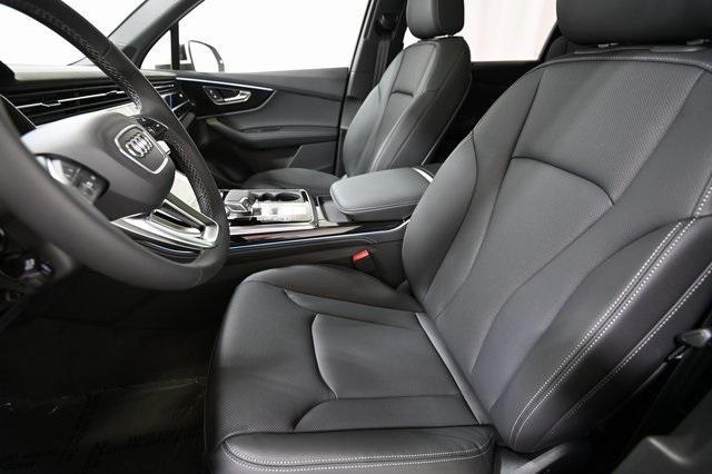new 2025 Audi Q7 car, priced at $77,450