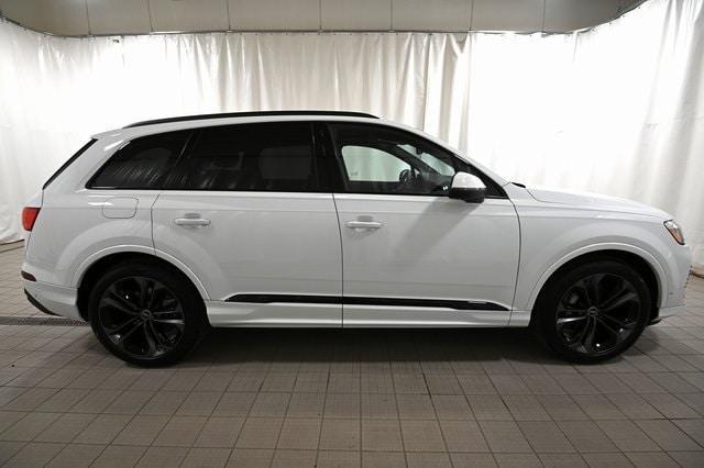 new 2025 Audi Q7 car, priced at $77,450