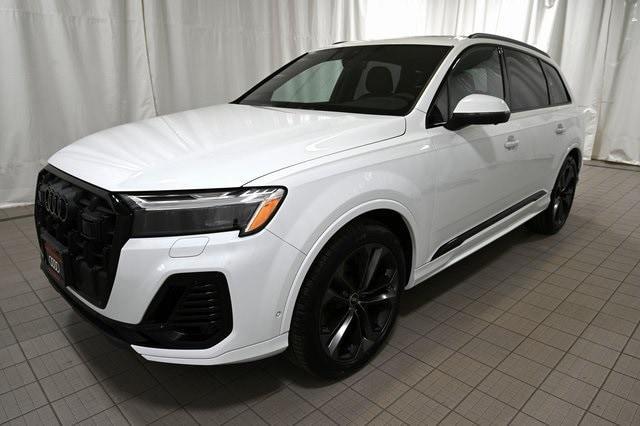 new 2025 Audi Q7 car, priced at $77,450