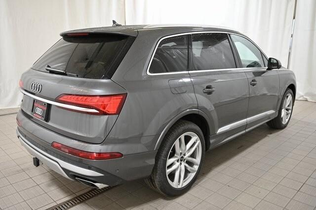 new 2025 Audi Q7 car, priced at $76,800