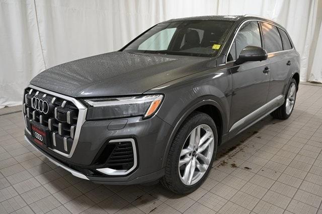 new 2025 Audi Q7 car, priced at $76,800