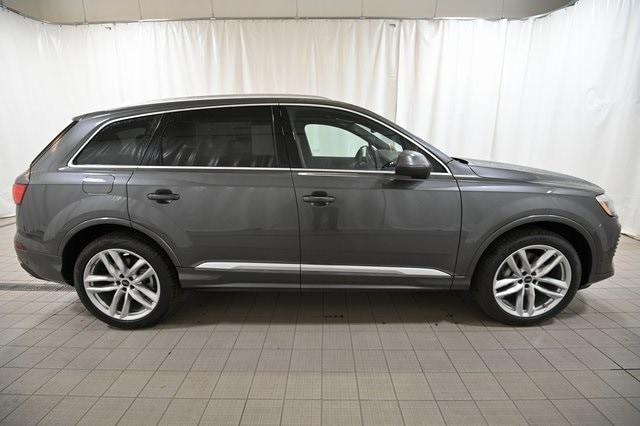 new 2025 Audi Q7 car, priced at $76,800