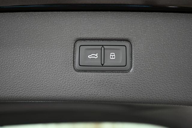 new 2025 Audi Q7 car, priced at $84,115