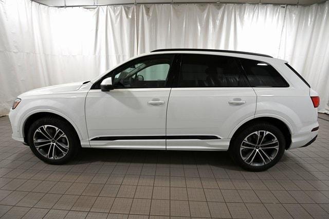 new 2025 Audi Q7 car, priced at $68,555