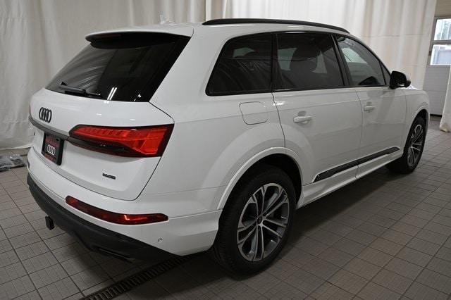 new 2025 Audi Q7 car, priced at $68,555