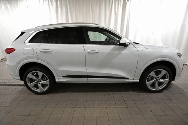 new 2025 Audi Q5 car, priced at $64,250