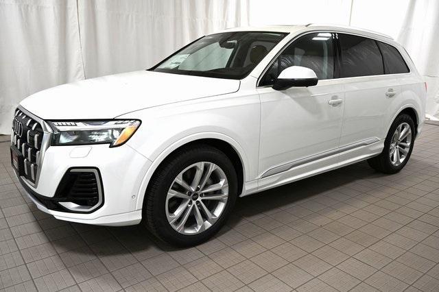 new 2025 Audi Q7 car, priced at $91,605