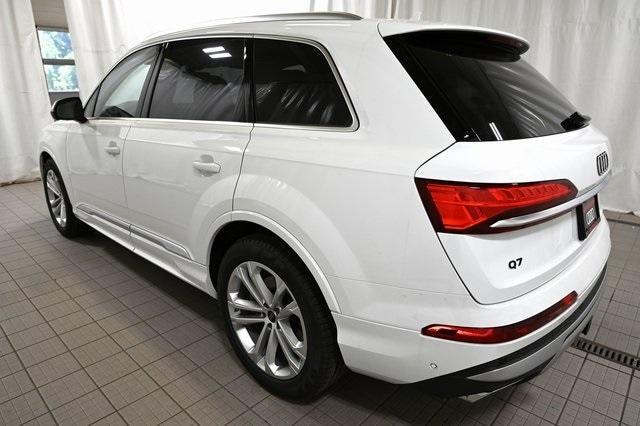 new 2025 Audi Q7 car, priced at $91,605