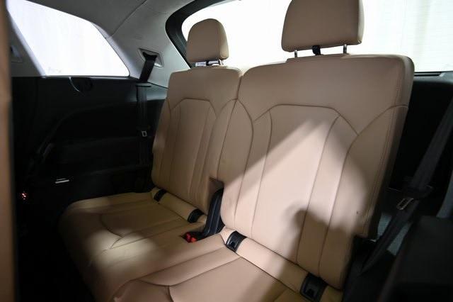 new 2025 Audi Q7 car, priced at $91,605
