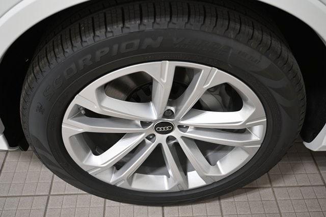 new 2025 Audi Q7 car, priced at $91,605