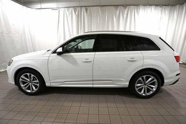 new 2025 Audi Q7 car, priced at $91,605