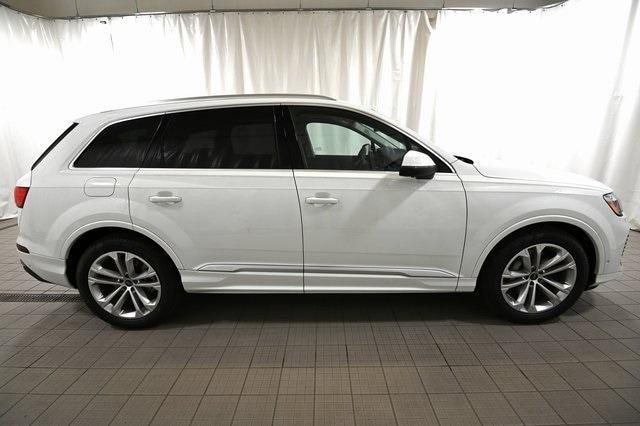 new 2025 Audi Q7 car, priced at $91,605