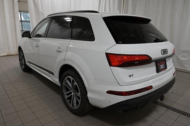 new 2025 Audi Q7 car, priced at $70,710