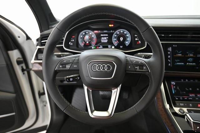 new 2025 Audi Q7 car, priced at $70,710