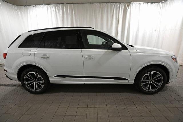 new 2025 Audi Q7 car, priced at $70,710