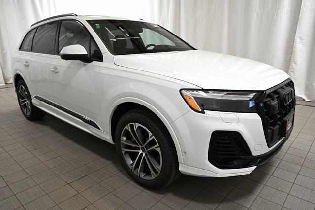 new 2025 Audi Q7 car, priced at $70,710
