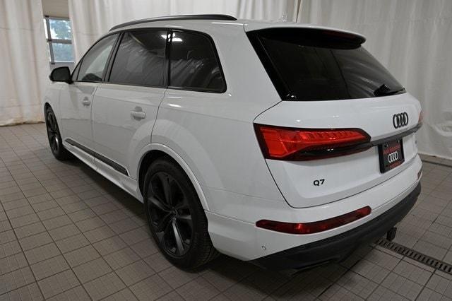 new 2025 Audi Q7 car, priced at $77,450