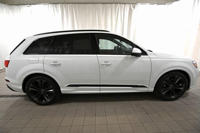 new 2025 Audi Q7 car, priced at $77,450