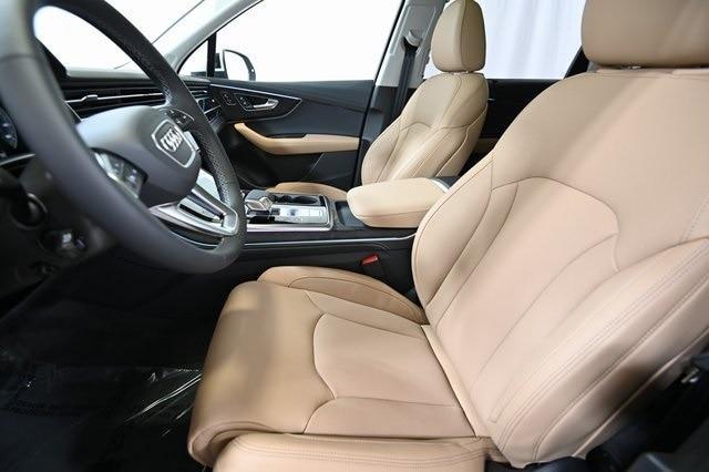 new 2025 Audi Q7 car, priced at $89,310