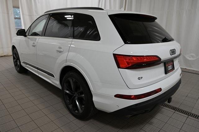 new 2025 Audi Q7 car, priced at $77,010