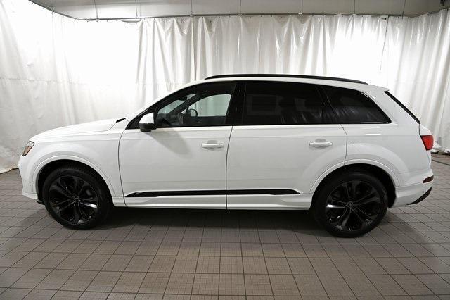 new 2025 Audi Q7 car, priced at $77,010