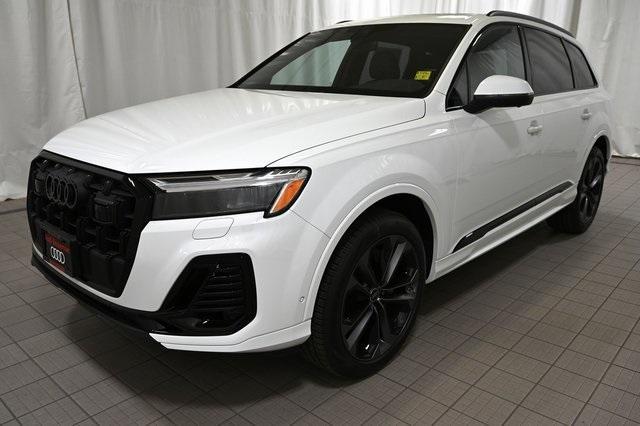 new 2025 Audi Q7 car, priced at $77,010