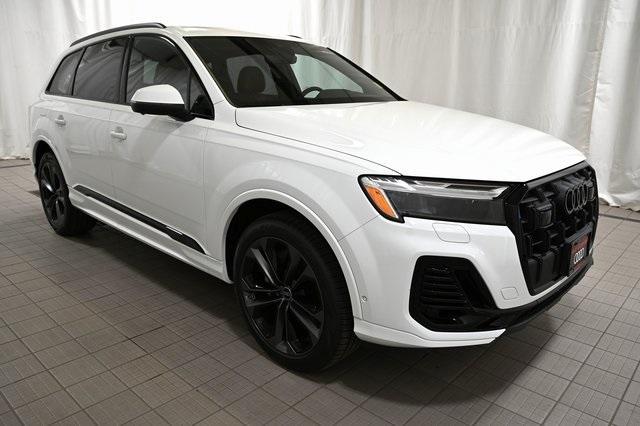 new 2025 Audi Q7 car, priced at $77,010