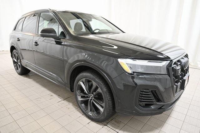 new 2025 Audi Q7 car, priced at $77,840