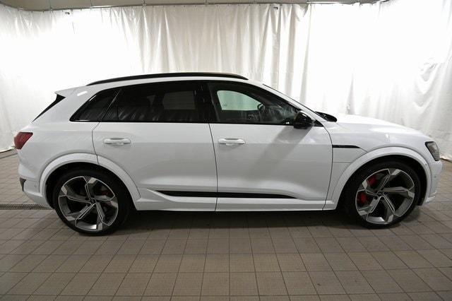 new 2024 Audi SQ8 e-tron car, priced at $104,620