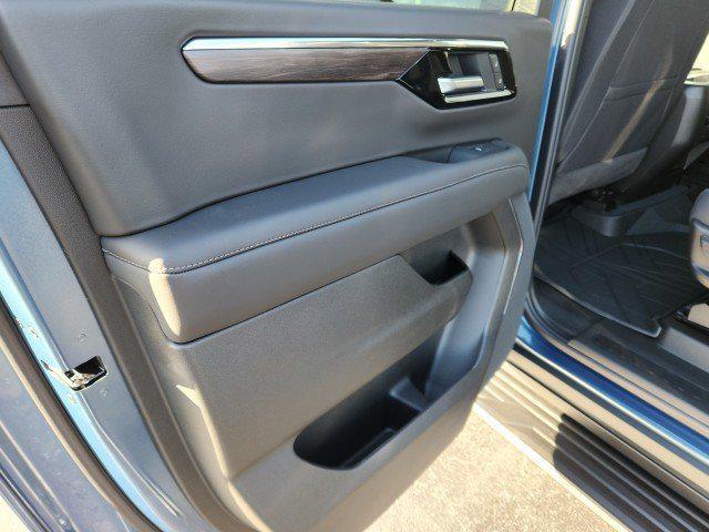 new 2026 Chevrolet Suburban car, priced at $71,700