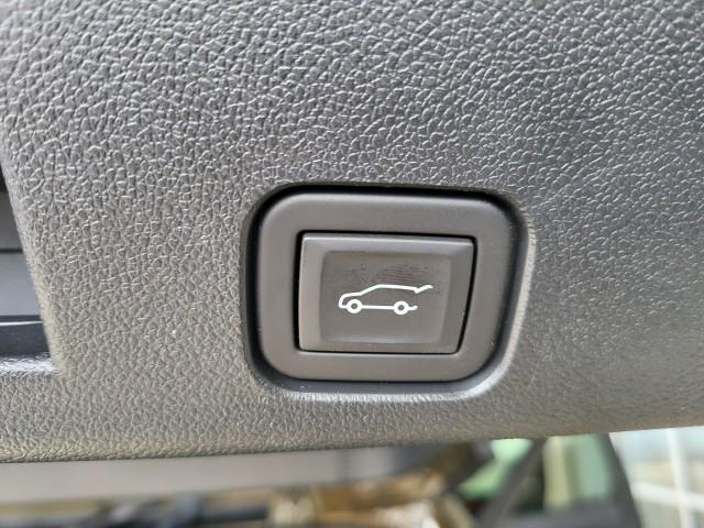 used 2024 Chevrolet Traverse car, priced at $53,994