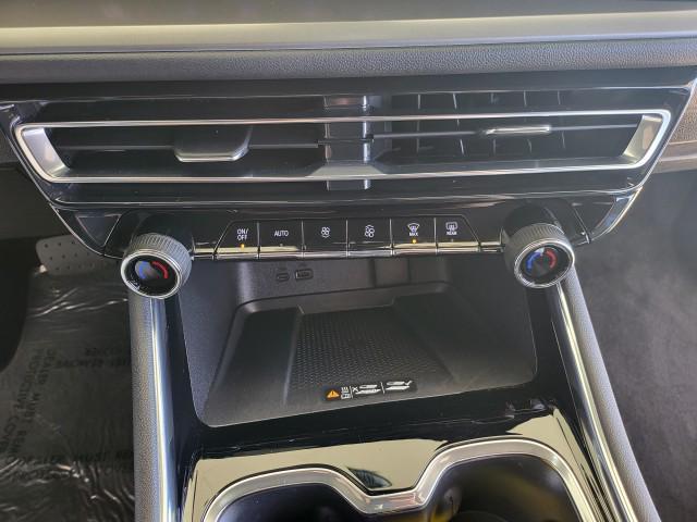 used 2025 Chevrolet Traverse car, priced at $37,995