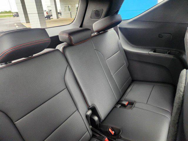 used 2024 Chevrolet Traverse car, priced at $52,994