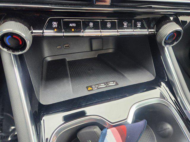 used 2024 Chevrolet Traverse car, priced at $52,994