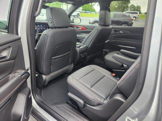 used 2024 Chevrolet Traverse car, priced at $52,994