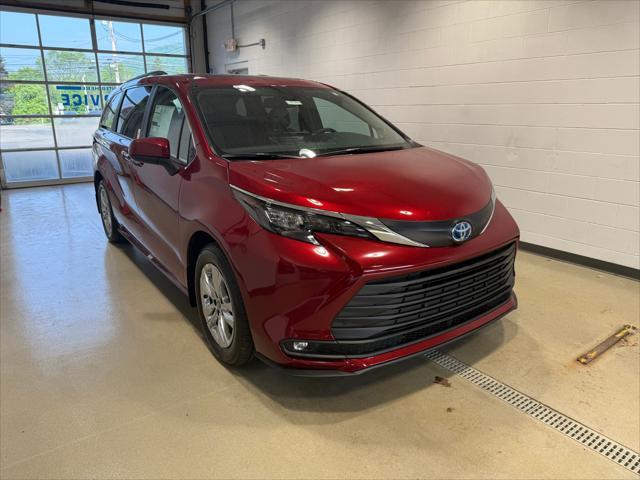 new 2025 Toyota Sienna car, priced at $50,365