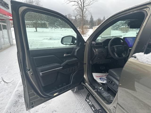 new 2024 Toyota Tacoma Hybrid car