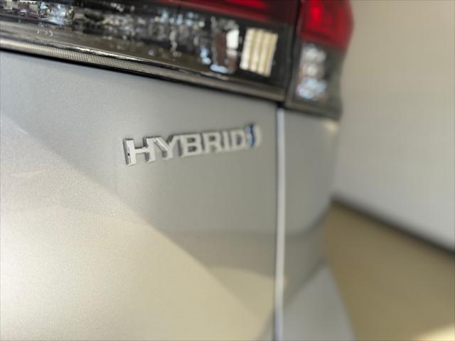 used 2022 Toyota Highlander Hybrid car, priced at $33,153