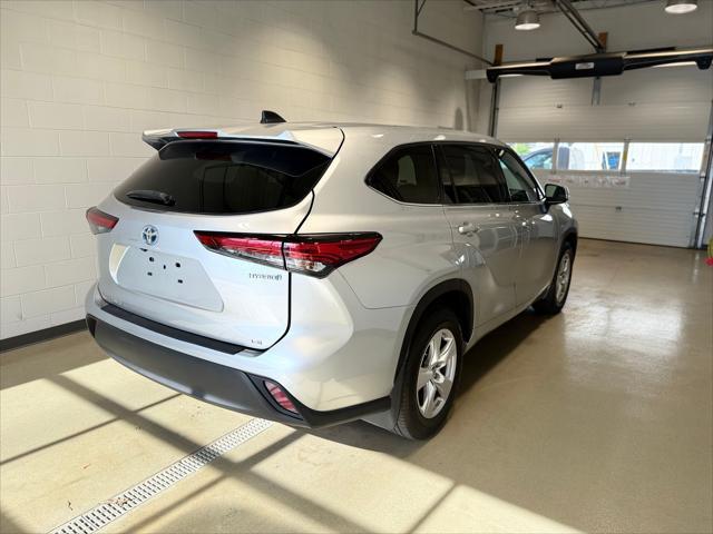 used 2022 Toyota Highlander Hybrid car, priced at $33,153