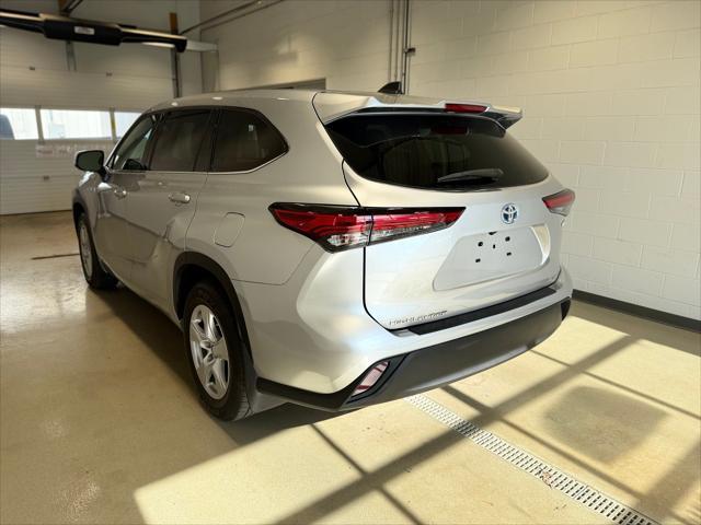 used 2022 Toyota Highlander Hybrid car, priced at $33,153